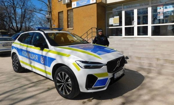 На годишна база: 206% ръст

Миналата година беше рекордна за Volvo в България, но отсега можем да прогнозираме, че тази ще я надмине. Немалка част от заслугата за утрояването на продажбите спрямо същия период на 2025 се пада на МВР и на поредната голяма поръчка за автомобили (XC60). Но фейслифтът, който бестселърът получи преди година, привлича и все повече частни клиенти. 

Най-продавани модели:
XC60 - 271
XC90 - 38
EX30 - 16
XC40 - 14
V60 - 11
