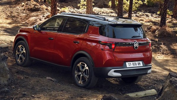 На годишна база: 43% ръст
Citroen трайно измести Peugeot като най-продаваната марка на гиганта Stellantis у нас, и продължава да увеличава аванса си. Това се дължи най-вече на новия достъпен кросоувър C3 Aircross, който отчита удивителните 2888% ръст на годишна база (16 регистрации преди година срещу 478 сега). Потърпевш от възхода му е обикновеният С3, който регистрира 42% спад. 

Най-продавани модели:
С3 Aircross - 478
C3 - 162
Jumper - 72
Berlingo - 66
C5 Aircross - 44
C4 - 41
