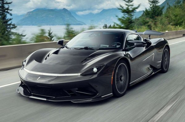 Получил името на един от най-великите дизайнери на коли, този уникат наистина пълни окото. Електрическият хипер автомобил е получил 1874 конски сили и направо разбива класацията с ускорение от 1,86 секунди до стотака. Това прави Battista един от най-бързите зверове на планетата.

Направена е върху платформата на Nevera и има подобни качества на пътя. Но дизайнът е доста различен дизайн, който гарантира възможно най-голяма аеродинамика. 
