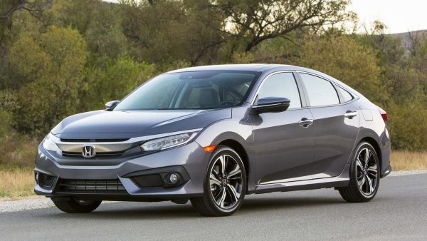 Емблематичният компактен автомобил има забележително висока надеждност. В продължение на единадесет поколения той се предлага като седан, хечбек и хибрид - всеки от тях поддържа силна популярност през годините. Има Civic за всеки - от практичния ежедневен шофьор до ориентираните към производителността Si и Type R, които карат сърцата на ентусиастите да бият. И сега е ясно, че те са създадени да издържат дългосрочно.