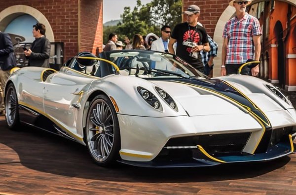 Прощалната версия на откритата суперкола е кръстена на птица от раздел соколи &ndash; Gyrfalcon (Благодорен сокол), като беше показана пред публика преди 4 години в Пебъл Бийч. Отвън се появиха златни и тъмносини акценти, а отвътре се появиха изображения на сокола.