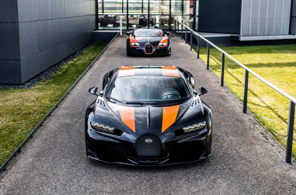 Френската компанията продаде последното копие от хиперколата за 3,5 млн евро. Това е краят на историята на най-бързия модел на марката, чийто прототип постигна 490,484 км/ч през 2019 г. Тиражът е едва от 30 бройки, като мощността на W16 двигателя с 4 турбокомпресора е увеличена от 1500 на 1600 к.с., а максималната скорост е 442 км/ч.