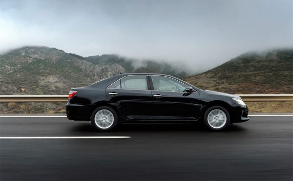 Разбира се, това твърдение не се отнася за всички модели на Toyota, но като цяло колите на марката не блестят с шумоизолация на фона на своите конкуренти. Много собственици се оплакват, че по този показател техните автомобили изостават значително.