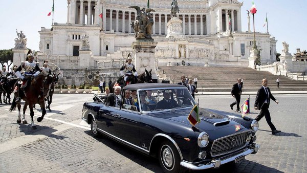 Говорейки за Lancia-та, базирана на модела Flaminia Convertible, това е един от четирите &bdquo;специални&ldquo; екземпляра, произведени по поръчка на Pininfarina. В сравнение със стандартния модел, той е забележимо по-дълъг и по-тежък, благодарение на добавянето на задни врати и втвърдяване на каросерията. 