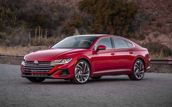 Съдбата на елегантния лифтбек още не е окончателно решена, ако се вярва на някои слухове за дискусии по висшите етажи във Volkswagen. Но компанията официално бе обявила, че ще приключи с този модел в края на 2024 и няма да подготвя наследник. За европейските клиенти ще остане изборът между Passat, който вече е само в комби вариант, и новия електрически ID.7. 
