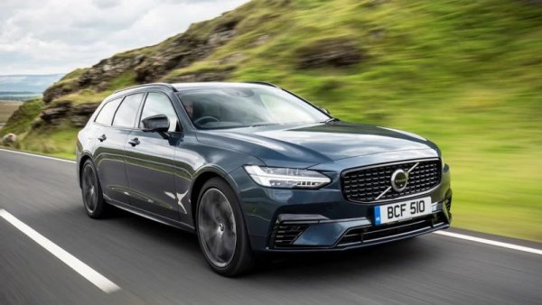 Шведската компания, която отдавна вече е част от китайската Geely, потвърди официално, че през първата четвърт на 2024 окончателно ще спре производството на дизелови двигатели за цялата си гама. Това е първа стъпка към обявената цел през 2030 всички модели на Volvo да са само електрически. 
