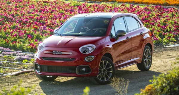 Този кросоувър, построен върху някогашната платформа от Grande Punto и произвеждан рамо до рамо с "братчето" си Jeep Renegade, постепенно ще напусне картата, като се започне от американския пазар. В Европа Fiat планира да го замени с новия електрически 600, който ще се прави в Тихи, Полша.