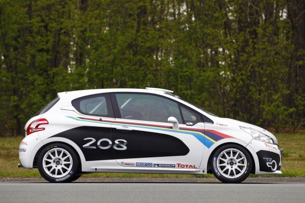 Peugeot 208 R2 Rally Car