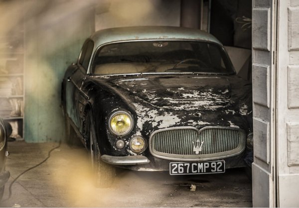 В колекцията на Байон има и други скъпоценни камъни. Един от тях е Maserati A6G 2000 Gran Sport от 1956 г., който беше продаден на търг за 2,2 млн долара. От този модел са продадени само 4 бройки, като една от тях е собственост на семейство Байон повече от 50 години. Колата запазва оригиналния двигател, но решетката на радиатора е сменена, най-вероятно заради катастрофа.