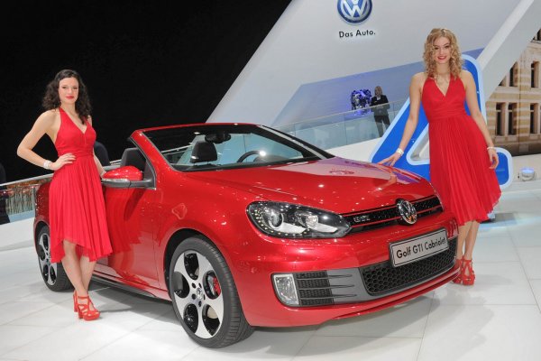 Момичетата на автосалон Женева 2012