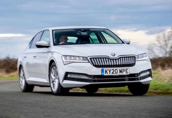 Модел - Superb 

Модификация - 1.5 TSI 150 SE

Резултат за надеждност - 97,2% 

Оценка - 5 звезди

Superb е на добра цена, но има огромен интериор, който е едновременно практичен и с високо качество. Освен това трябва да е доста надежден, като завърши 4-и при представителните автомобили, изпреварвайки  BMW 3-Series и Volkswagen Passat. Skoda като марка също отбеляза добри резултати, завършвайки на 13-то място при производителите.