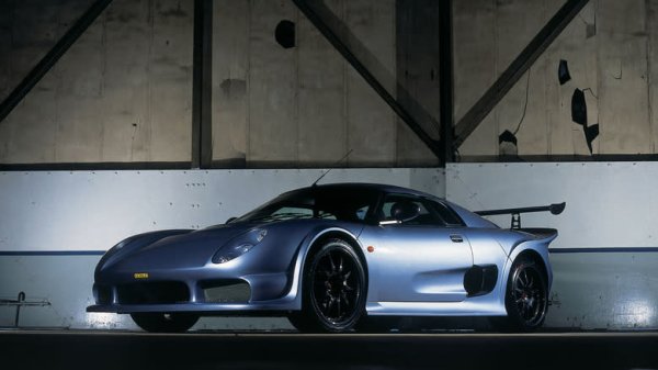 Монтира се във Ford Fusion и Noble M400. Максимална мощност - 425 к.с.

Друг двигател от скромните семейни автомобили, който може да засенчи LS1, е Duratec V6 на Ford, дебютирал през далечната 1996 година в Taurus. Той еволюира през годините, за да стане по-икономичен и мощен, докато инженерите на британския производител на спортни автомобили Noble не се докопаха до него и не извлякоха колкото се може повече от него.

Преди Duratec V6 най-накрая да беше монтиран в модела M400, двигателят бе тотално разглобен, пренастроен и оборудван с два турбокомпресора. След това той разви мощност от 425 к.с. и можеше да задвижи Noble до максималната скорост от 301 км/ч в час.
