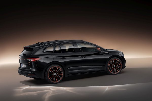 Първият изцяло електрически RS модел на Skoda все още е проект, но от чехите обещават, че такъв ще видим съвсем скоро по пътищата. Очаква се Enyaq iV RS да споделя задвижването си с Volkswagen ID.4 GTX, което ще рече, че очакваме максимална мощност (и 4х4) от два електромотора и ускорение от 0 до 100 км/ч за около 6 секунди.