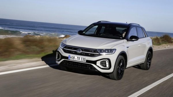 Ето го и най-популярния SUV модел на Стария континент през първата половина на 2022 година. Спрямо 2021 T-Roc регистрира 18% спад, но дебютът на фейслифта му вероятно ще обърне тенденцията. Всъщност това вече е видимо през юни, когато кросоувърът изпреварва по продажби дори Golf. 
