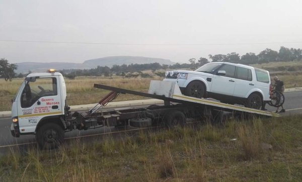 Тези трима "японци" не са единствените солидни офроуъри на пазара, разбира се. Но са сред най-достъпните и разумните. При Mercedes G-Class цената зависи не от годината, а от състоянието, а и поддръжката е драстично по-скъпа. Land Rover Discovery има отлична проходимост, но пословично жалка надеждност, съчетана с високи цени на компоненти и труд. 
