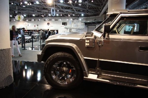 Dartz Iron Diamond - първият в света SUV създаден за жени от жени