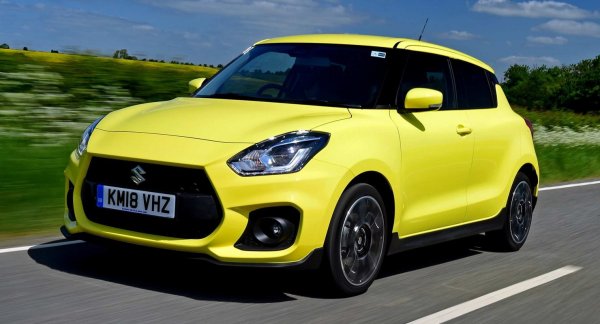 Мнозина пренебрегват тази кола, като си правят прибързани заключения, тъй като не познават добре марката и съответно нямат никакво доверие на нейните модели. Истинският характер на Swift Sport се вижда на пътя. Да, може неговите 140 к.с. да не отговарят на стандартните на конкурентите, но този 1,4-литров мотор е идеален както за града, така и на дълъг път. Освен това, тази кола тежи много по-малко от повечето изброени модели.