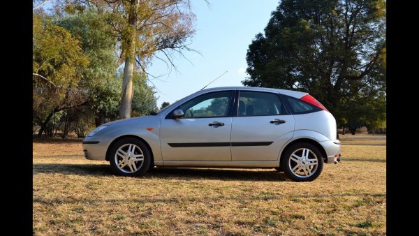 В това число 153 447 леки, 44 075 товарни и 1740 специални. 
4.7% са до 5-годишни. И тук най-голям е делът на над 20-годишните - 48%. 
