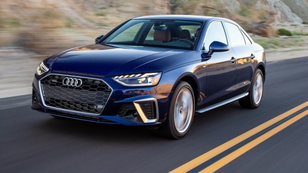 Тук вече спадът спрямо януари-февруари 2020 е драстичен - над 75%. Част от обяснението е, че петата генерация на модела вече удари една петилетка на пазара и чака замяна. 
 