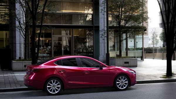 Обновената Mazda3 (Axela) за пазара на Япония