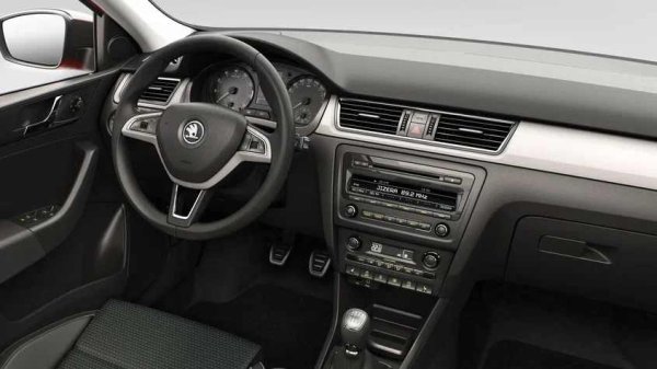 При всички версии на 1.4 TSI турбо двигателя (серии EA111 и EA211), инсталирани на Rapid, понякога турбокомпресорът "изчезва", губи се мощност и се появяват грешки, свързани с работата на турбината. Виновникът най-често е механизмът, регулиращ клапана.

Какво да се направи

Като правило, се поврежда вакуумният или електрическият актуатор, като видът зависи от поколението на двигателя. Самата тази част е евтина, но повредата ѝ води до забележима загуба на мощност. При първите признаци на неизправност е препоръчително да проверите актуатора и регулиращия клапан. Ако се открие неизправност, трябва веднага да се сменят.
