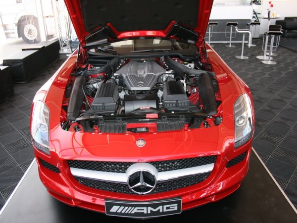 "ОЧАРОВАНИЕ БЕЗ КРАЙ" - ексклузивното роудшоу Mercedes-Benz Star Experience