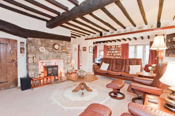 Родната къща на Джеръми Кларксън. Имотът, който се намира в близост до град Донкастър, се продава за 714 000 евро