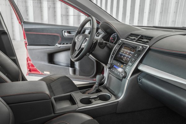 Toyota Camry 2015