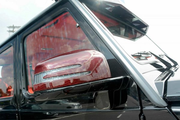 Mercedes-Benz G63 AMG 6x6 получи червен карбон от Brabus 