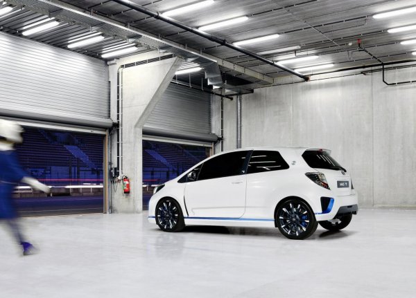 Toyota Yaris Hybrid-R Concept