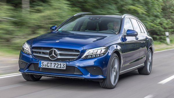 Рейтинг на надеждност: 54,9%

Дизеловите версии на предишното поколение C-Class са бавни и скъпи за ремонт и това е проблем, защото имат висок процент на грешки от 44%.. Проблемите с изпускателната система са най-често срещаната повреда, следвана от тези с акумулатора, електрическите системи, двигателя и окачването.