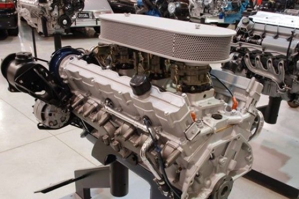 Новият мотор трябва да направи своя дебют в Cadillac Eldorado с предно предаване и е монтиран надлъжно, което инженерите на Cadillac трябва да приспособят, като създадат нова трансмисия. За съжаление Eldorado с V12 така и не се появява, което предизвика много спекулации за причините. Някои предполагат, че това е заради страх, че V12 може да не е достатъчно привлекателен в сравнение с V8 двигателите на марката.