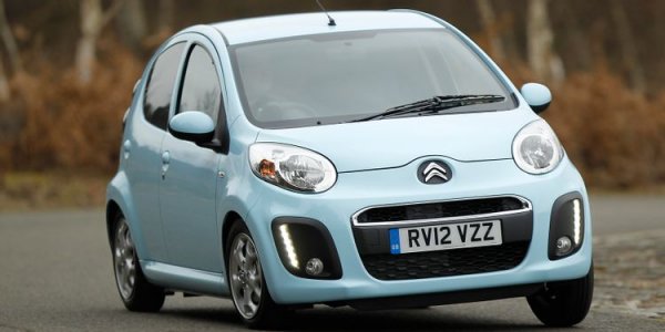 В стремежа си да направи градски автомобил на достъпна цена, Citroen създасде C1. Тази добре изглеждаща и стилна кола обаче има евтин и тесен интериор, който е достатъчно голям за да превозва две торби от магазина. Освен това, мощността на C1 е кошмар, особено когато се изкачвате по хълмове.

Дори при движение по равна повърхност ускорението на C1 е твърде бавно. На модела му липсват и основни функции като подвижни прозорци, просторни задни седалки и регулируем волан. Това просто не е приятна кола – както за каране, така и за возене.