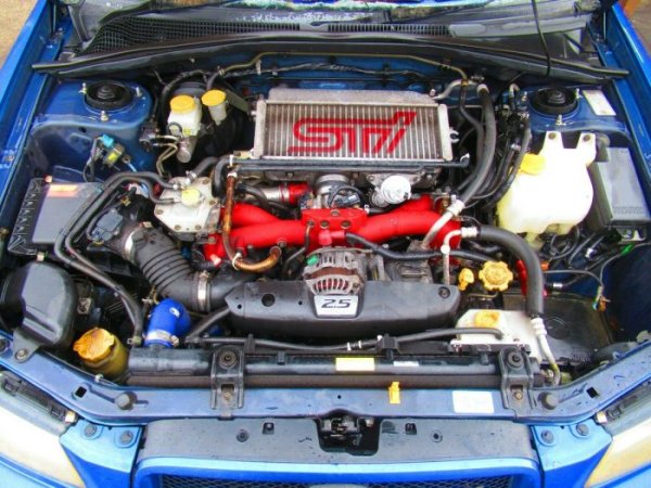 През 2006 г. Subaru спечели категорията от 2,0 до 2,5 литра със своя двигател EJ255 с турбокомпресор (от семейство EJ с четирицилиндров двигател), който беше монтиран в  Impreza, Legacy, Outback, Forester и Baja.

Две години по-късно нов вариант, наречен EJ257, постигна същото постижение. Произвеждайки над 300 к.с. в повечето си варианти, той се използва в най-мощните модели на Subaru.