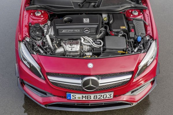 Всички двигатели на Mercedes, с изключение на един, отличени тук, са разработени от дъщерното дружество на компанията - AMG. Най-големият и най-малкият са равни за най-успешни - с по четири победи. И през 2009 г., и през 2010 г. 6,2-литровият V8, монтиран на различни автомобили с номер 63 в техните имена (включително невероятния R 63 MPV), беше гласуван за най-ефективния двигател и най-добрия в категорията над 4,0 литра.

Няколко години по-късно удивително мощният 2,0-литров четирицилиндров турбо, използван в A 45, наред с други, направи своя дебют като &bdquo;най-добър нов двигател&ldquo; през 2014 г. и спечели класа от 1,8 до 2,0 литра през същата година и следващите две. Единственият агрегат извън AMG, който получи отличие, беше 2,1-литровият турбо дизел BlueEfficiency, използван в гамите C-Class и E-Class. Това спечели класа от 2,0 до 2,5 литра през 2009 г.