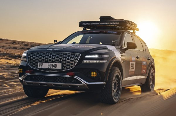 Иновациите се ограничават до повдигане на окачването, както и появата на допълнително осветление, електрически багажник на покрива, подсилени очи за теглене и гуми за офроуд.