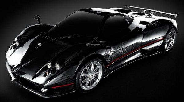 Pagani Zonda F Clubsport. Двигателят V12 с обем 7.3 литра доставя мощност от 650 конски сили. Ускорението до 100км/ч става за нищожните 3.6 секунди, а макималната скорост достига 350 км/ч.