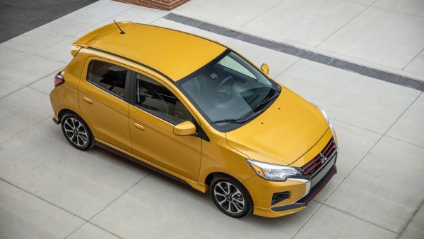 Няколко поредни години това бе най-евтината нова кола в САЩ, но сега е изместена на второ място. Малкият японски хечбек се задвижва от трицилиндрово моторче със 78 коня мощност, съчетано с вариаторна трансмисия. Все пак дори в базовото ниво то има 7-инчова мултимедия, автоматичен климатик и круиз контрол. Предлага се и недостъпната за европейците седан версия, но тя струва с хиляда долара отгоре. По всяка вероятност обаче това ще е последната година за Mirage на американския пазар. От 2024 моделът няма да се предлага там заради слабото търсене. 