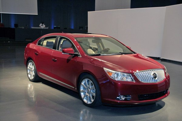 Кадри от премиерата на Buick LaCrosse в Детройт 