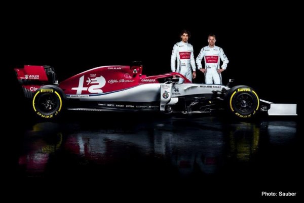 Sauber стана Alfa Romeo, но колите запазват означението С, сега е ред на С38, като това е първата буква от името на съпругата на Петер Заубер – Кристиане
