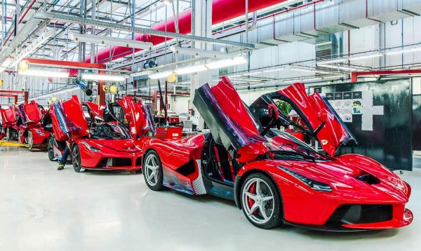 Продажби през 2019: 0.01 млн. автомобила
На свръхлуксозния сегмент никак не му пука за неща като пандемии, карантини и икономически кризи. Книжата на Ferrari непрекъснато поскъпват в последните години и от 36 евро през май 2016 сега струват по 144.9 евро. 
