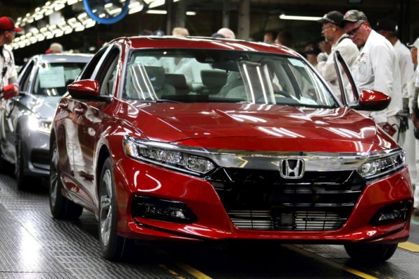 Продажби през 2019: 4.82 млн. автомобила
Акциите на Honda минаха през доста колебания в последните години - от 4420 йени (38 евро) през 2015 те паднаха до 2136 йени (18.4 евро) този март, а сега се котират по 2479 йени (21.4 евро). Печалбата на компанията за миналата година е 5 милиарда евро, но за тази японците очакват "много значителен" спад - толкова значителен, че дори се отказаха да излязат с точна прогноза. 
