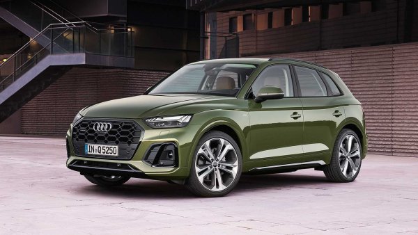 Списъкът на обновените модели Audi Q5 ще включва два плъг-ин хибридни варианта в средата на годината. В сравнение с досегашния вариант особено се открояват новите фарове с OLED технология. Audi Q5 50 TFSI e quattro S tronic с 299 к.с. и 2.0 (55) TFSI e quattro S tronic с 367 к.с. вече са потвърдени и трябва да са на разположение а дилърите през лятото. Лесно е да се предскаже, че същите задвижвания ще се използват и в Q5 Sportback. 

Име:  Audi Q5 Plug-in Hybrid 

Клас: среден SUV

Двигатели: бензин (plug-in hybrid) 

Старт на продажбите: юни 2021 година.

Цена: все още не е известна