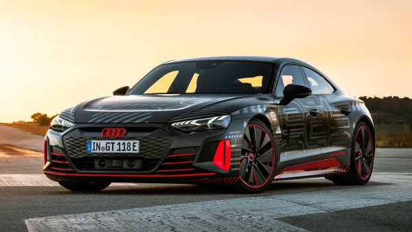 Audi e-tron GT е първият електрически спортен седан на базирания в Инголщад производител, а на 9 февруари 2021 г. ще видим това, което главният дизайнер на компанията Марк Лихте нарича &bdquo;най-красивата кола, която някога съм проектирал&ldquo;. Пускането на пазара е планирано за лятото. 

Базиран на платформата J1 на своя братовчед Porsche Taycan и оборудван със същата 800-волтова система, Audi e-tron GT ще има мощност от около 590 к.с. за пробег от малко над 400 км. Най-мощната версия ще бъде Audi RS e-tron GT с 625 к.с., която може да осигури до 761 к.с. в режим overboost. 

Име:  Audi e-tron GT / Audi RS e-tron GT 

Клас: спортно купе-седан

Двигател: електрически

Старт на продажбите: юли 2021 г.

Цена: все още не е известна