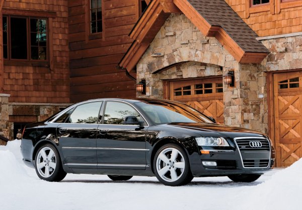 Изцяло алуминиева каросерия, задвижване на четирите колела, брилятна ергономика и богато оборудване &ndash; дори след толкова дълго време Audi A8 си остава един забележителен автомобил. За много по-малко 5000 паунда може да се купи първото поколение на 4,2-литров мотор, но по-добре изберете втората генерация с 3,0-литров турбодизел. Това ви гарантира безпроблемно пътуване и нисък разход на гориво.