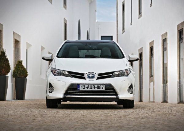 Toyota Auris Hybrid 