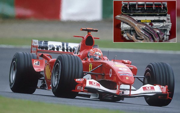 Нито един сериен автомобил на Ferrari не е използвал V10 двигател, като марката разработва такива мотори единствено за участията си във Формула 1. Най-общо компанията има три базови дизайна, като третият, с 90-градусов ъгъл между блоковете с цилиндри, е и най-успешният.

Той задвижва болиди, с които легендарният Михаел Шумахер печели Ф1 шампионатите през 2000, 2001, 2002, 2003 и 2004 г. Сезон 2005 е тотално бедствие, но вината не е в проблеми на двигателя.