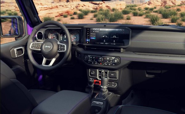 От Jeep отбелязват, че при създаването на визията дизайнерският екип не се е ограничил само до автомобилите от онази епоха, а е почерпил вдъхновение от по-широката визуална култура на времето &ndash; от аркадните видеоигри до смелите принтове и аксесоари. 