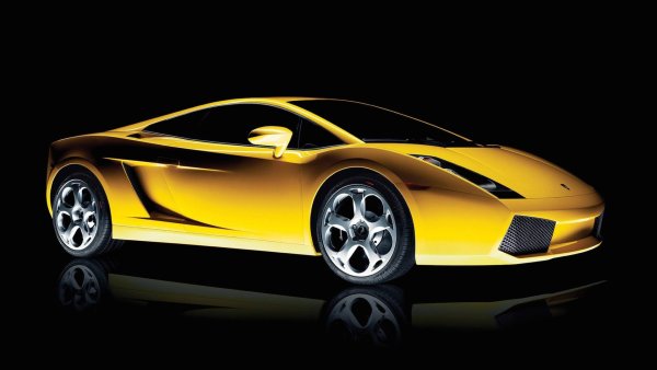 Най-успешното и най-продавано Lamborghini е страничен продукт на Italdesign. Gallardo е базиран на концепцията на Cala от 1995, но повечето от окончателните дизайнерски знаци за производствената версия са изпълнени от дизайнера на Lamborghini - Люк Донкерволке. И все пак, ако не беше първоначалният дизайнерски принос на Italdesign, Gallardo може би нямаше да има успеха, който постигна.
