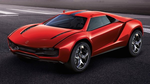 Следвайки успеха на Brivido, Italdesign реши да създаде още един уникално изглеждащ суперавтомобил. Parcour е създаден в чест на 45-годишнината на марката, съчетавайки характеристиките на спортен автомобил с високия профил на SUV. Всъщност беше толкова поразително, че взе наградата за най-добра концепция на автомобилното изложение в Женева през 2013 5,2-литровият Lamborghini V-10 беше в основата на всичко, произвеждайки 550 конски сили. За съжаление Parcour така и не стигна до производство.
